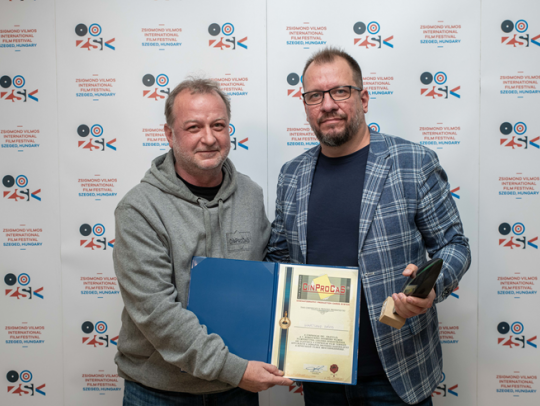 Varga Árpád Zsolt  és Hartung Dávid operatőrök a a CinProCaS®-díjjal